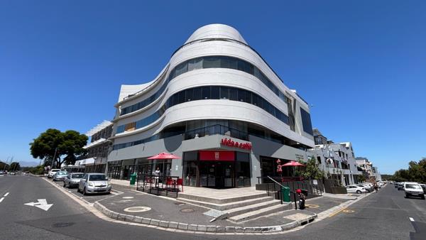 562  m² Office Space