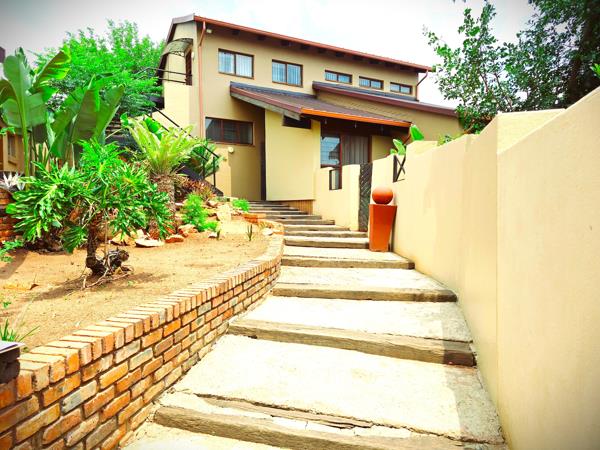 6 Bedroom House