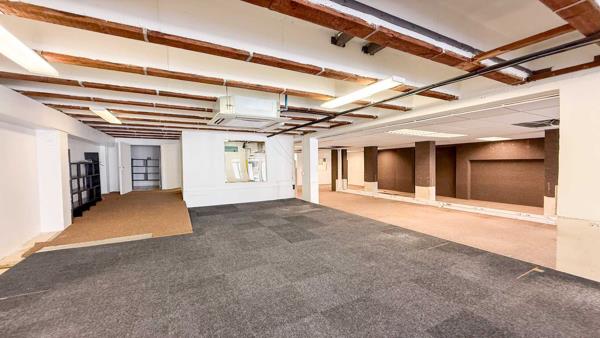 137  m² Retail Space