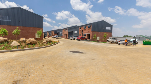 225  m² Commercial space