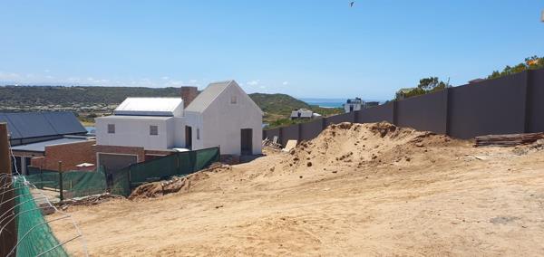 371 m² Land