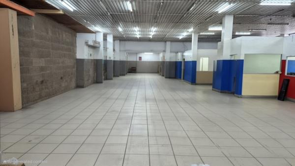 1 000  m² Commercial space