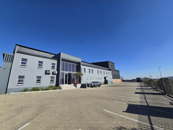 3 858  m² Industrial space