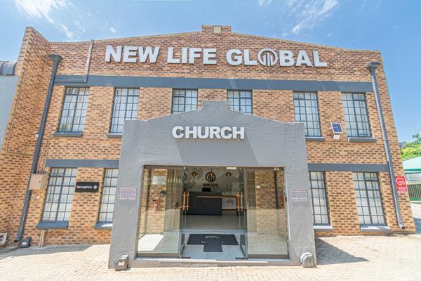 954  m² Commercial space