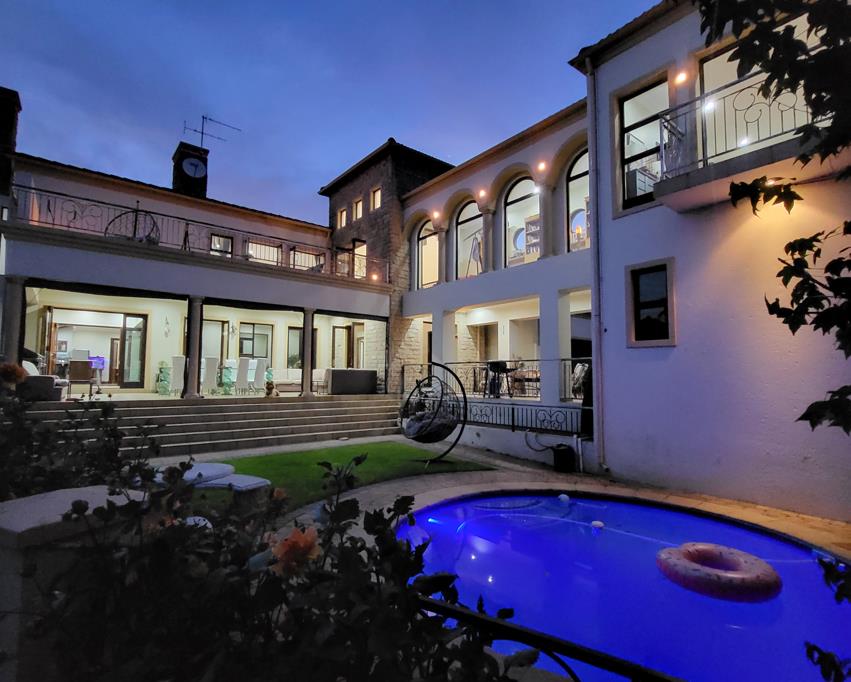 5 Bedroom House