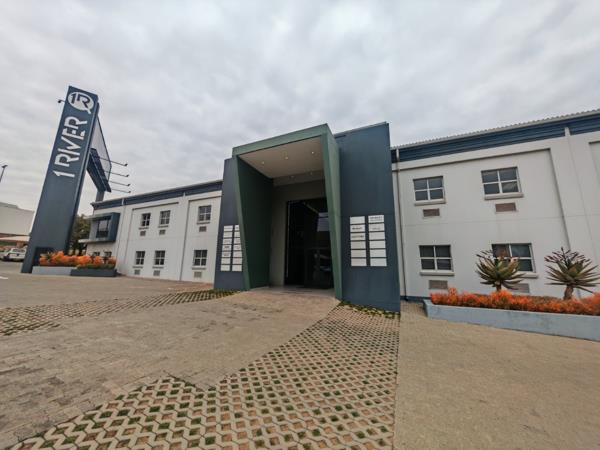 586  m² Commercial space