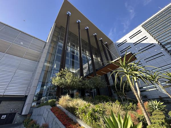 1 724  m² Commercial space