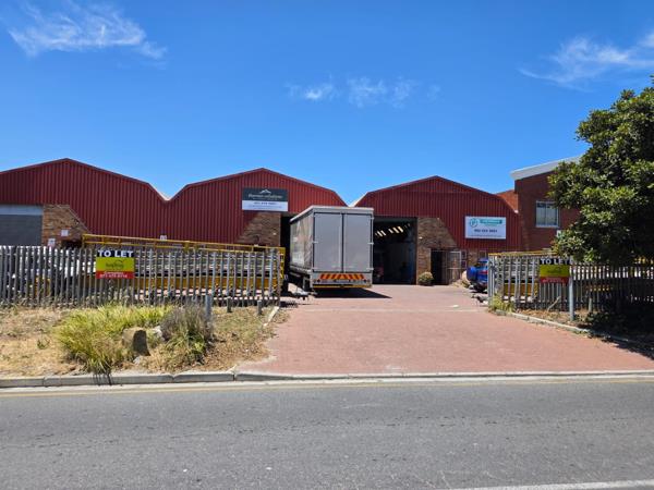 325  m² Industrial space