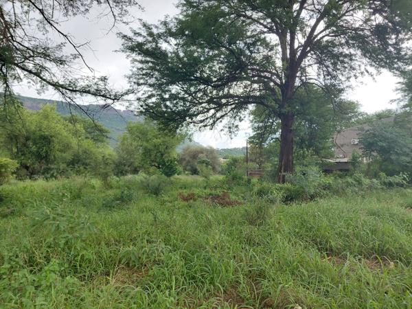 825 m² Land