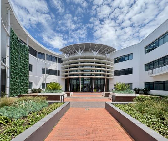 442  m² Commercial space