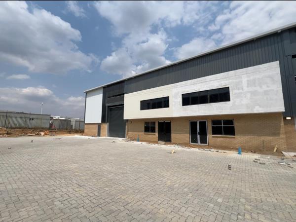 901  m² Industrial space