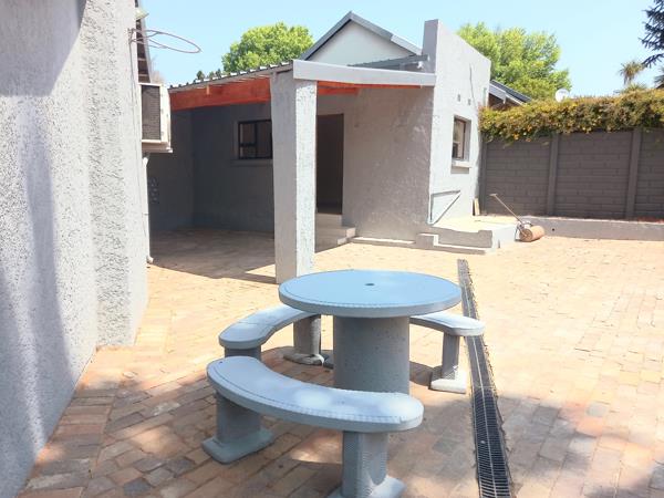 1 Bedroom Garden Cottage