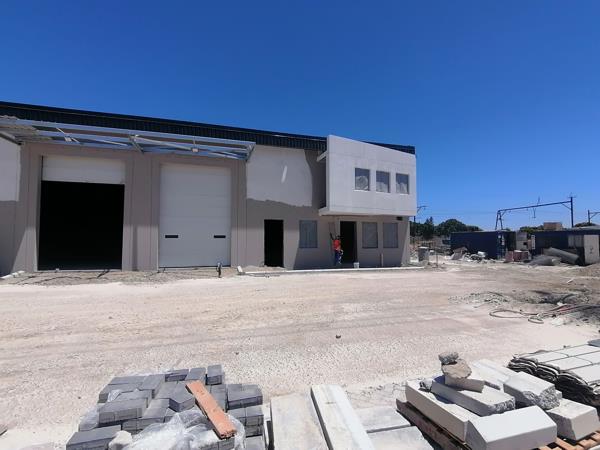 355  m² Industrial space