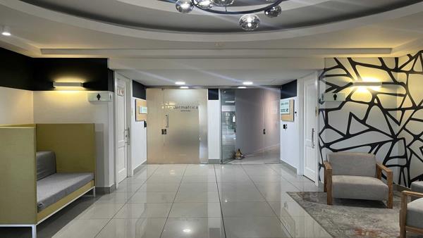 484  m² Office Space