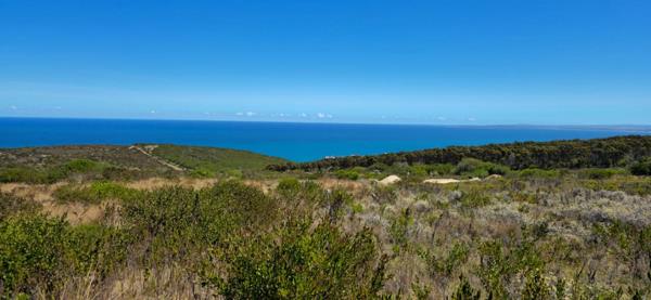 983 m² Land