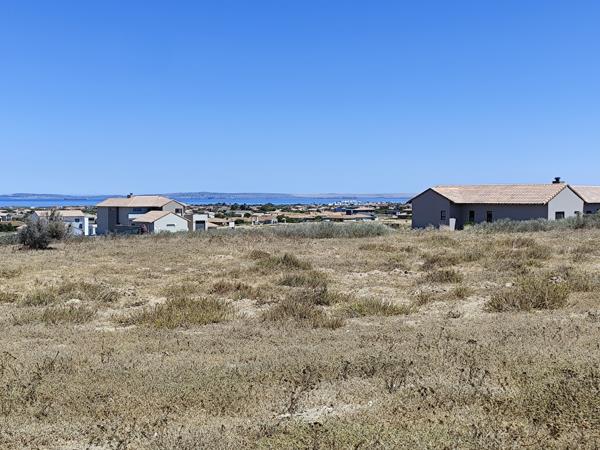 685 m² Land