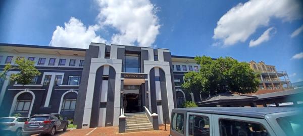 172  m² Commercial space