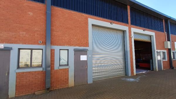 355  m² Industrial space