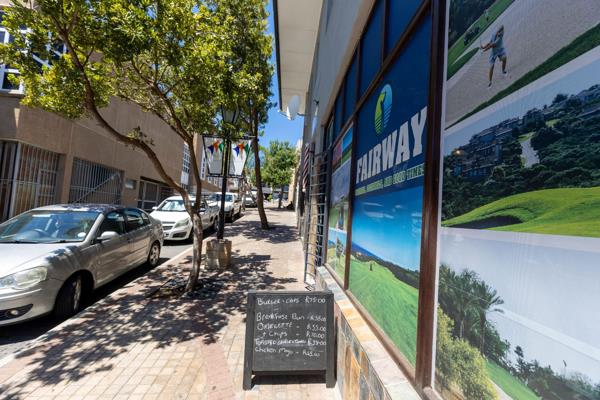 102  m² Commercial space