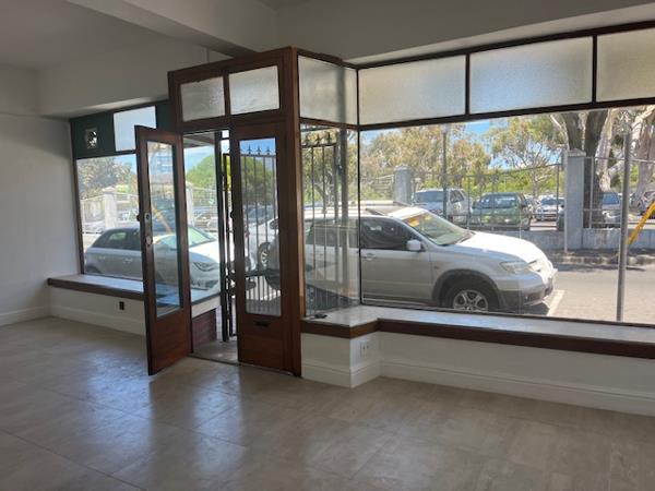 53  m² Retail Space