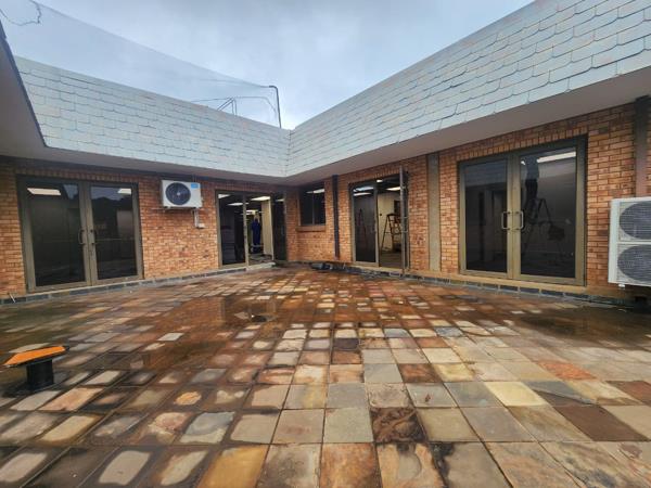 338  m² Commercial space