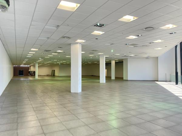 1 072  m² Commercial space