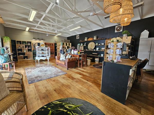 63  m² Retail Space