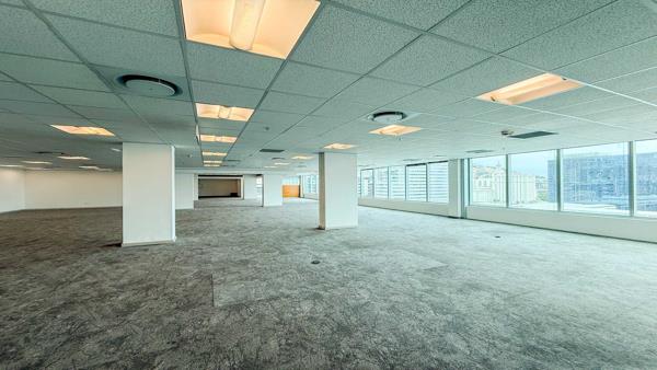 561  m² Office Space