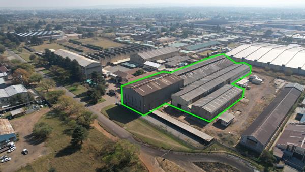 10 000  m² Industrial space