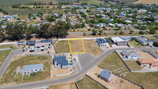 878 m² Land