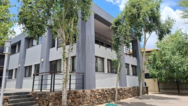 1 200  m² Office Space