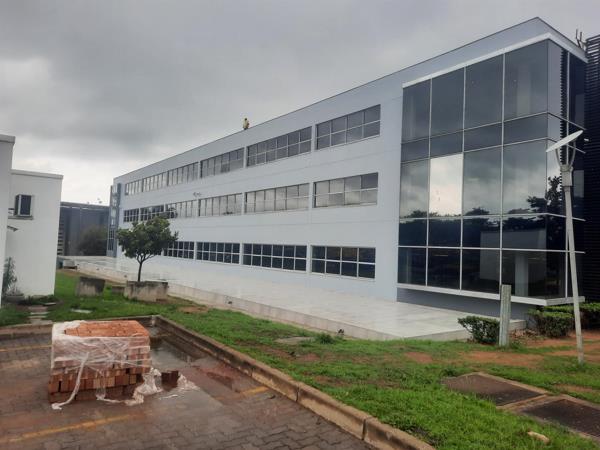 900  m² Commercial space