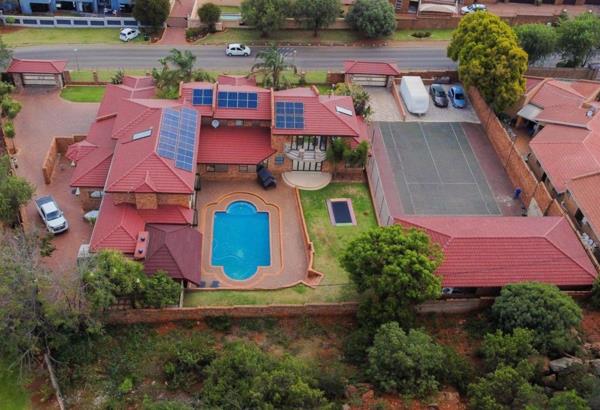 6 Bedroom House