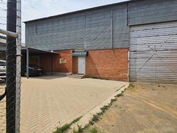 1 000  m² Industrial space