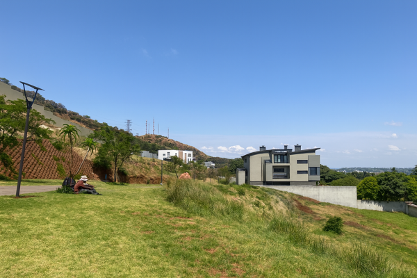 1 770 m² Land