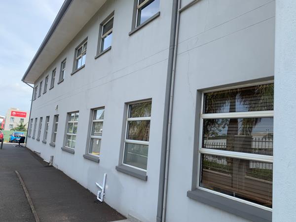 80  m² Commercial space