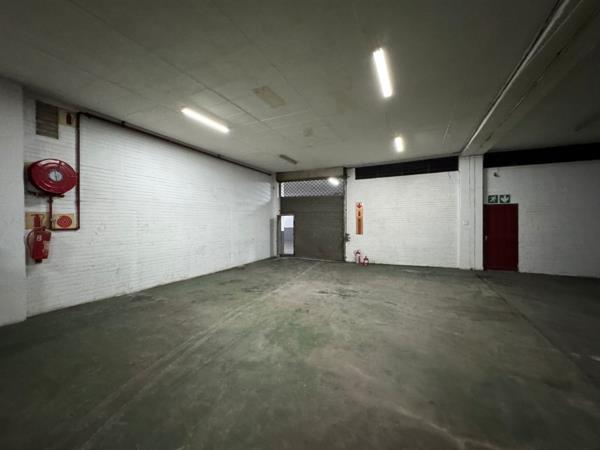 380  m² Industrial space