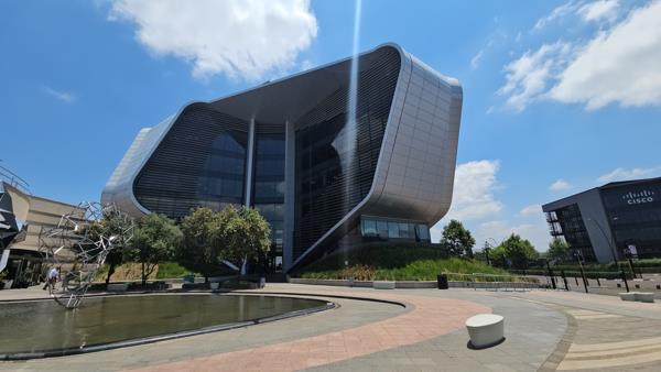 448  m² Commercial space