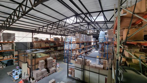 2 000  m² Industrial space