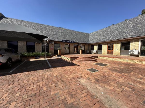 585  m² Commercial space