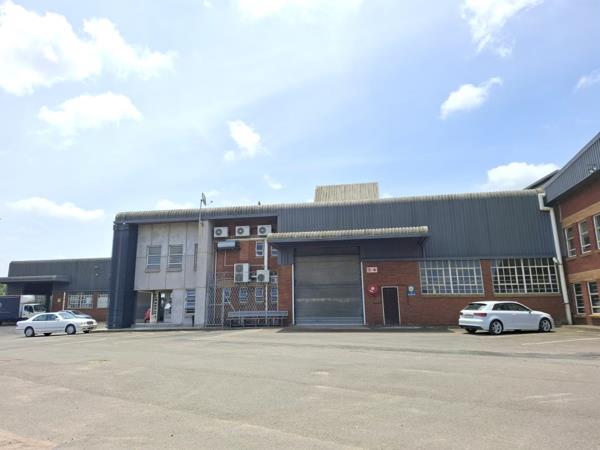 911  m² Industrial space