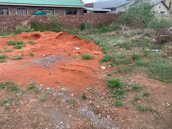 450 m² Land