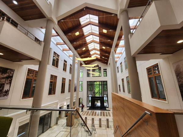 214  m² Commercial space