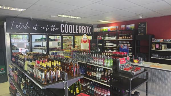 76  m² Commercial space