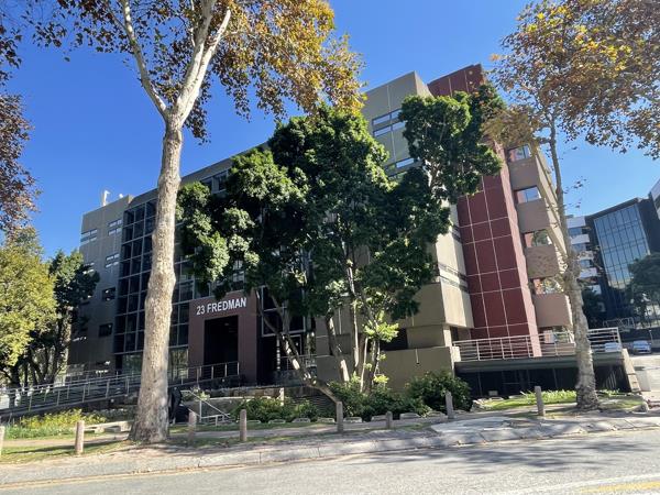 1 768  m² Commercial space