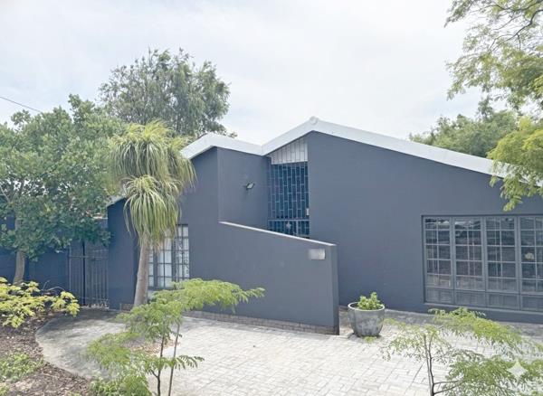 30  m² Commercial space