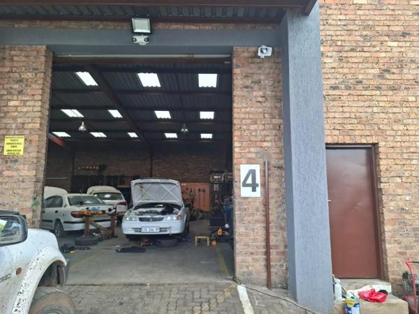 336  m² Industrial space