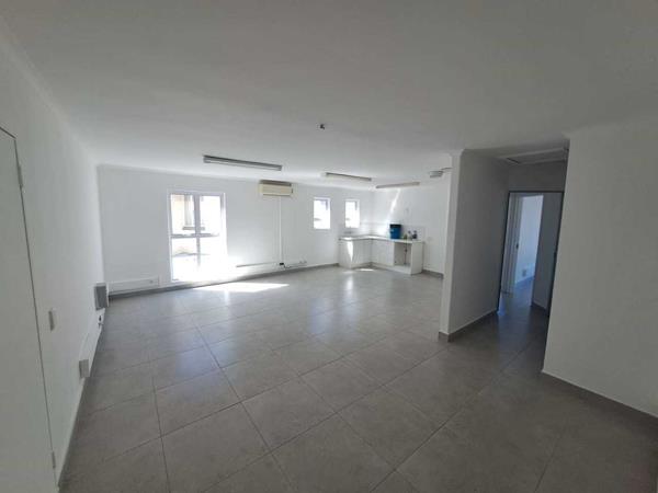 190  m² Office Space