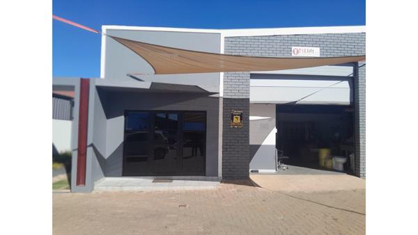 800  m² Office Space