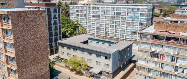 50 Bedroom Apartment